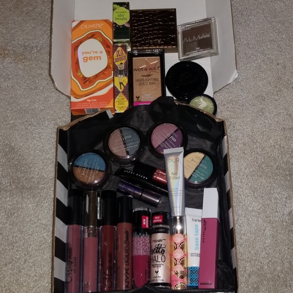 Lot of 26 Sephora and drugstore makeup
